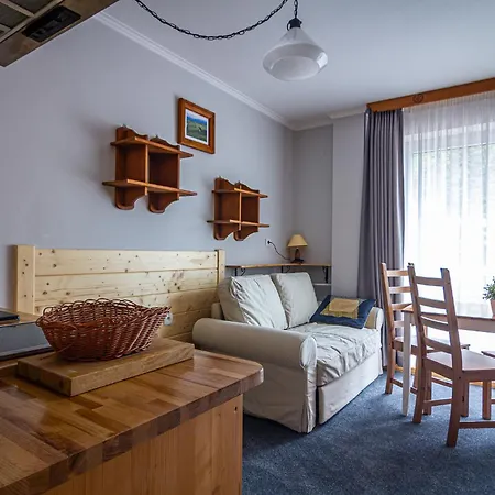 Aparthotel Pod Nosalem 3*
